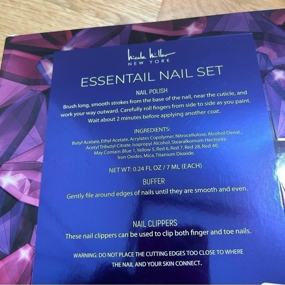Nicole Miller Nail Polish Essential Set Gift NEW Buffer Clipper - Picture 5 of 5